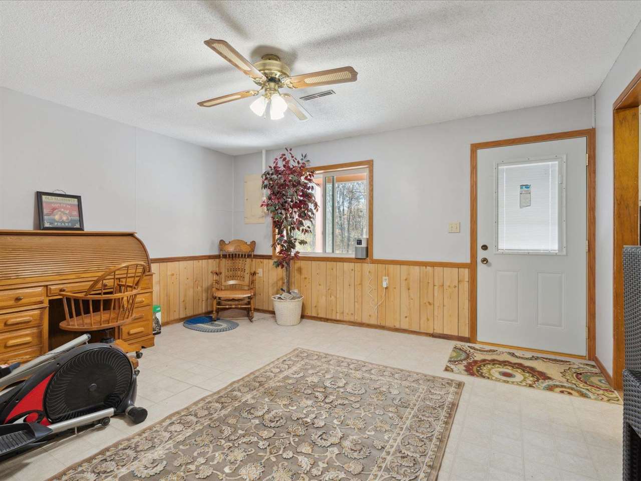 1453 Hickory Hollow Road Solon, IA 52333 - Photo 7 of 13 Gallery Image 7