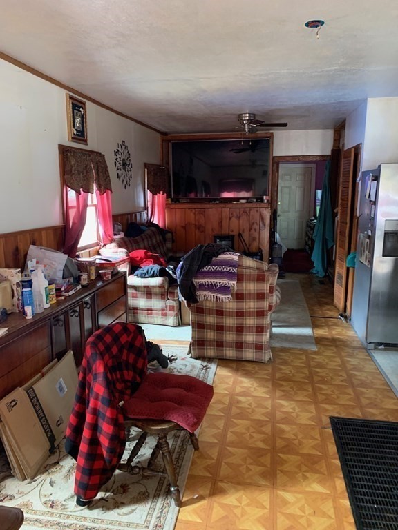 39 Evergreen Road Norton, MA 02766 - Photo 5 of 25 a room with furniture closet and a rug