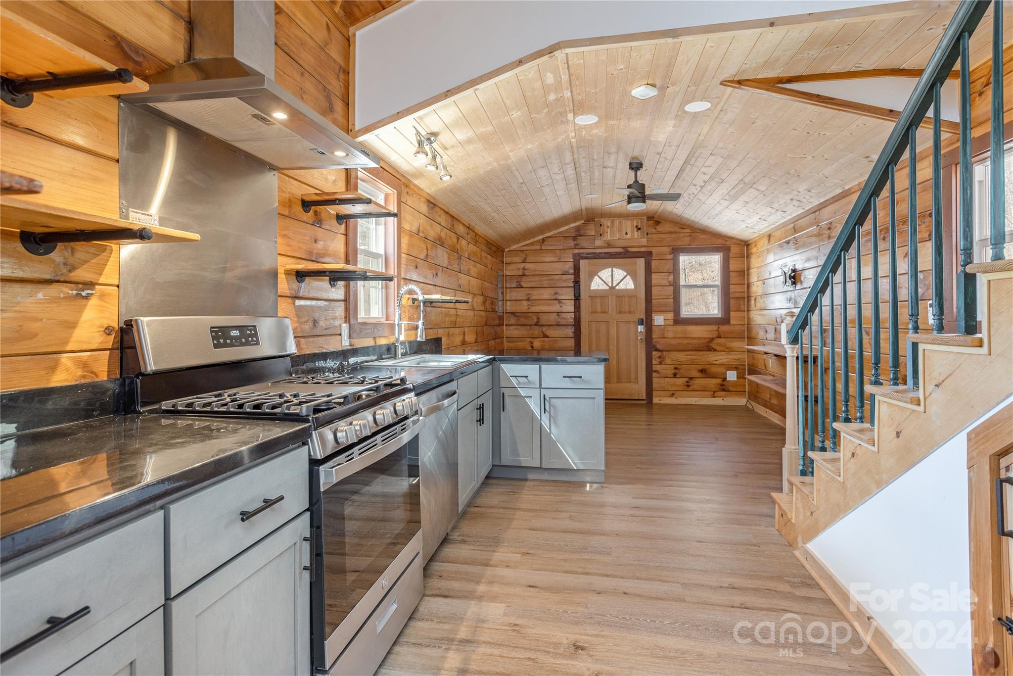 220 Riddle Road Swannanoa, NC 28778 - Photo 8 of 14 Gallery Image 8