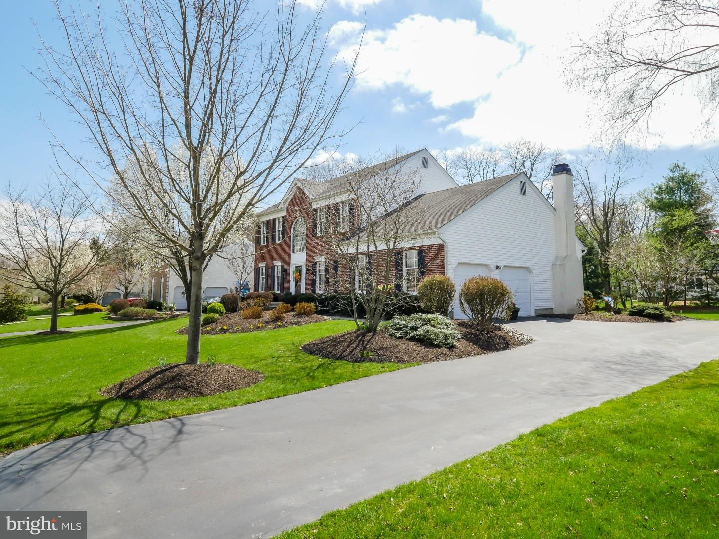 983 Countess Drive Yardley, PA 19067 - Photo 2 of 25 Exterior Side