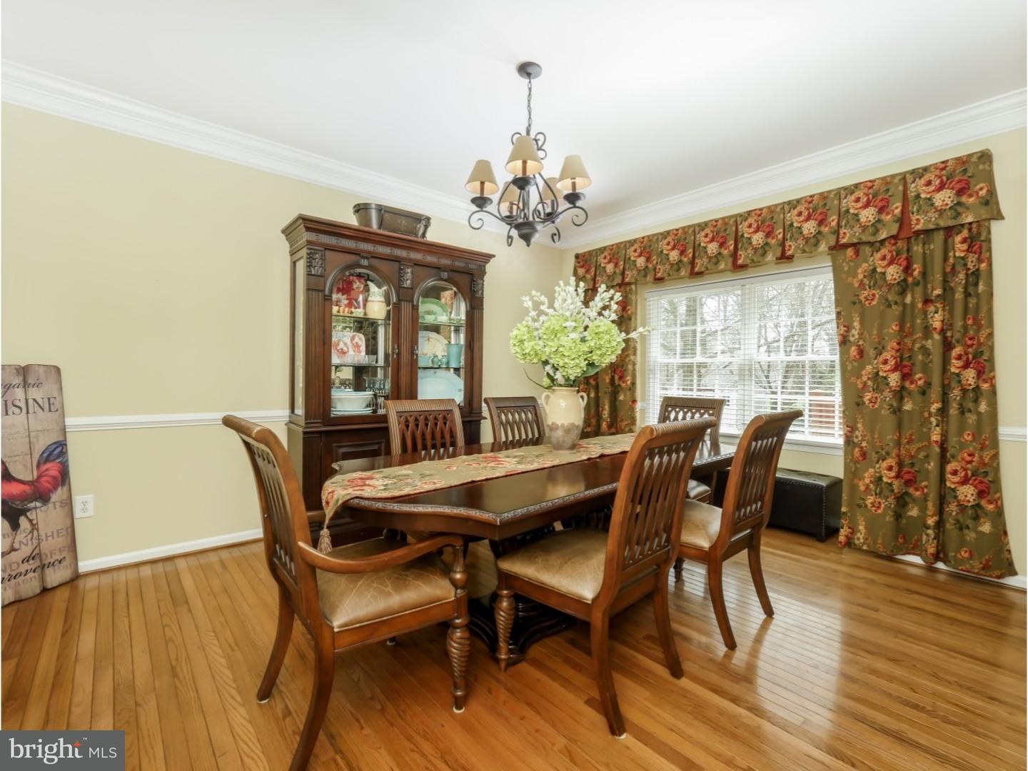983 Countess Drive Yardley, PA 19067 - Photo 6 of 25 Dining Room