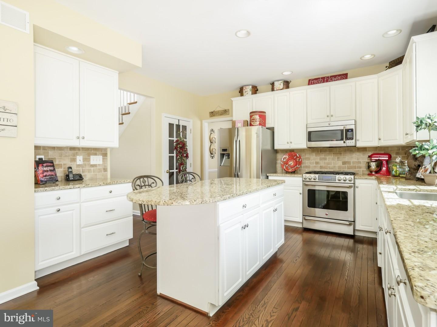 983 Countess Drive Yardley, PA 19067 - Photo 9 of 25 Kitchen