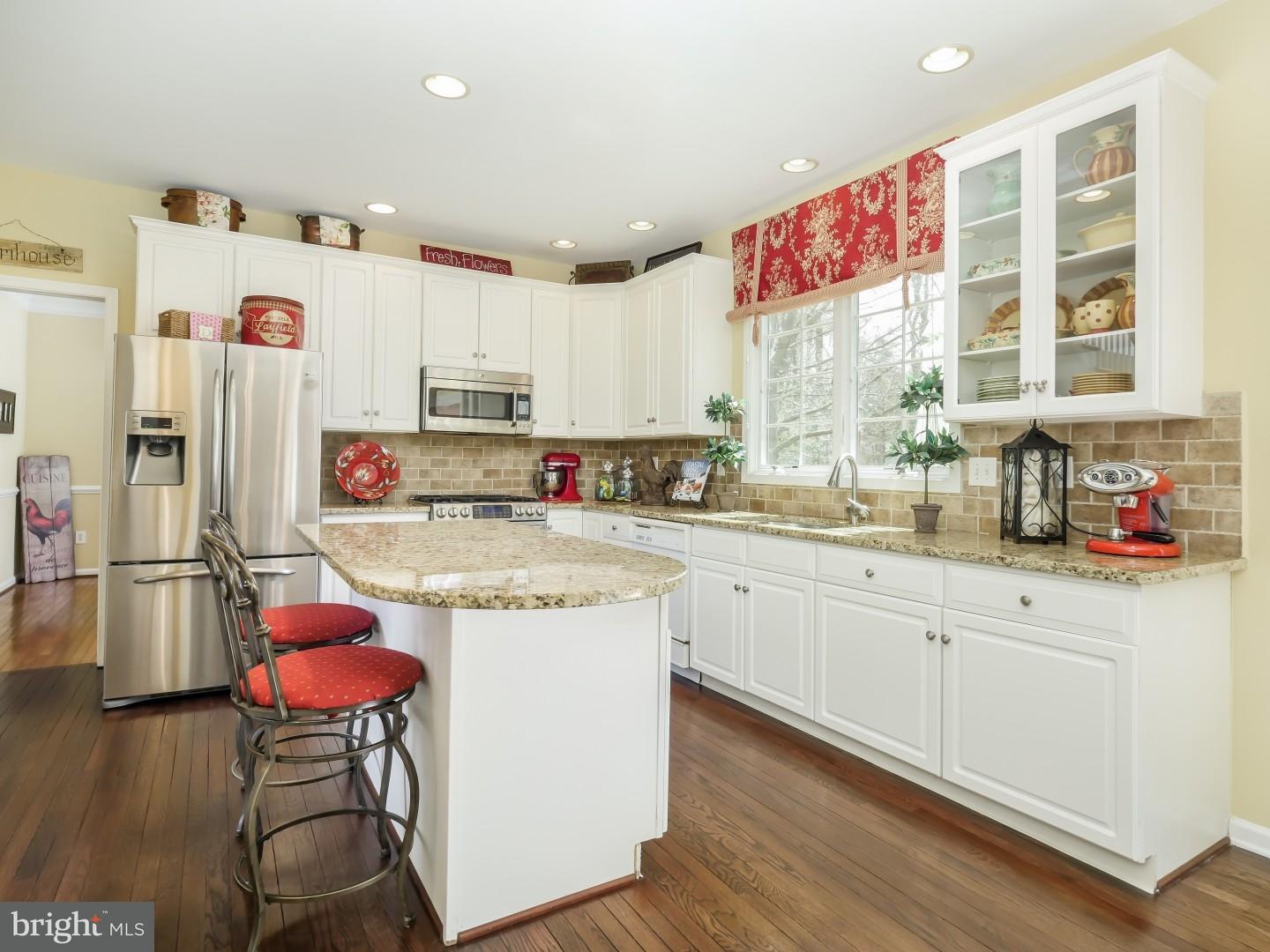 983 Countess Drive Yardley, PA 19067 - Photo 10 of 25 Kitchen