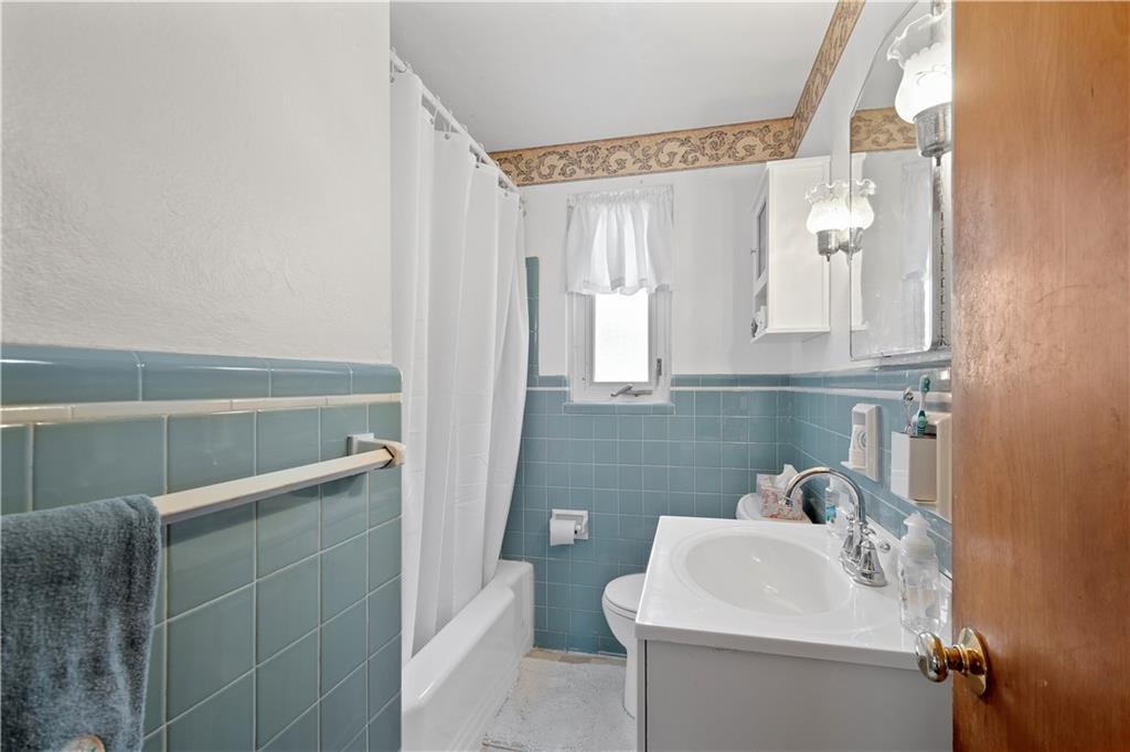 1041 Girard Road Pittsburgh, PA 15227 - Photo 15 of 23 Gallery Image 15