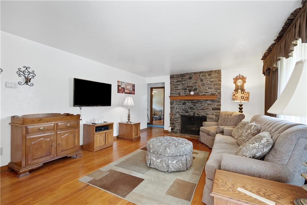 1041 Girard Road Pittsburgh, PA 15227 - Photo 3 of 23 Gallery Image 3