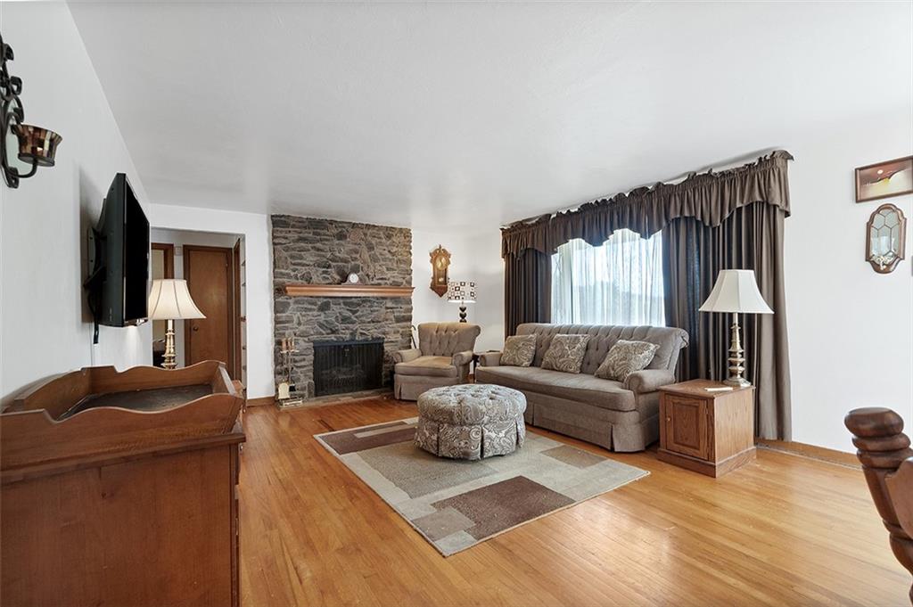 1041 Girard Road Pittsburgh, PA 15227 - Photo 5 of 23 Gallery Image 5