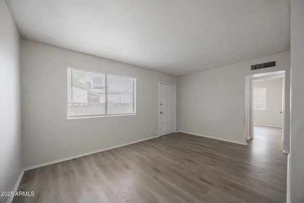 $1,095 | 2352 East Broadway Road, Unit A, Mesa, AZ 85204