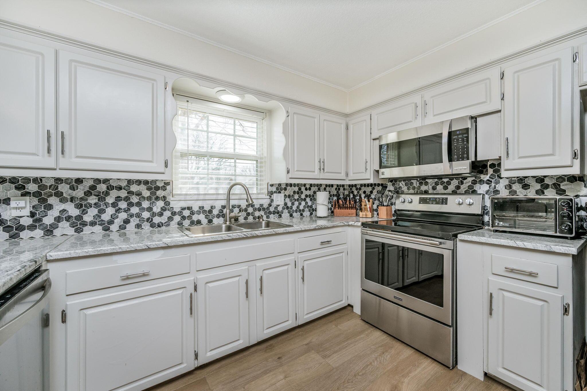 2400 Southwest 50th Avenue Amarillo, TX 79110 - Photo 6 of 21 2400 SW 50th Ave 09