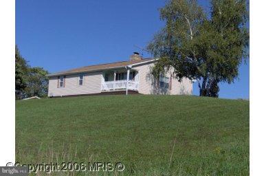 183 Co Rte 9/8 Berkeley Springs, WV 25411 - Photo 1 of 9 Exterior (Main)