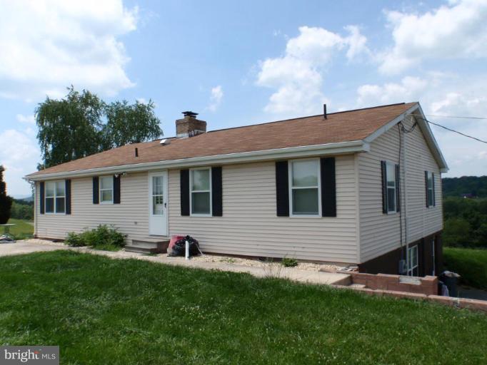 183 Co Rte 9/8 Berkeley Springs, WV 25411 - Photo 7 of 9 Exterior (Rear)