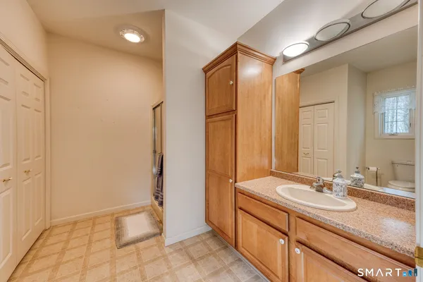 $399,900 | 5 Quail Hollow, Unit 5, Enfield, CT 06082