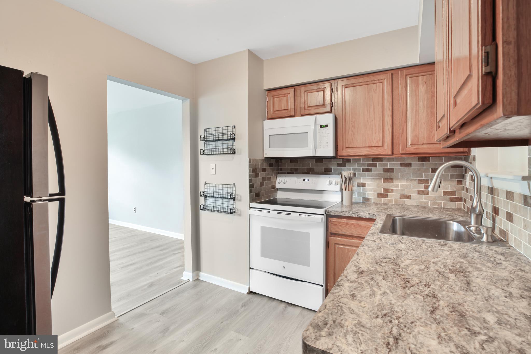 430 Richey Avenue, Unit 2B Oaklyn, NJ 08107 - Photo 4 of 15 Kitchen