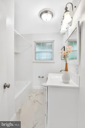 $2,000 | 430 Richey Avenue, Unit 2B, Oaklyn, NJ 08107
