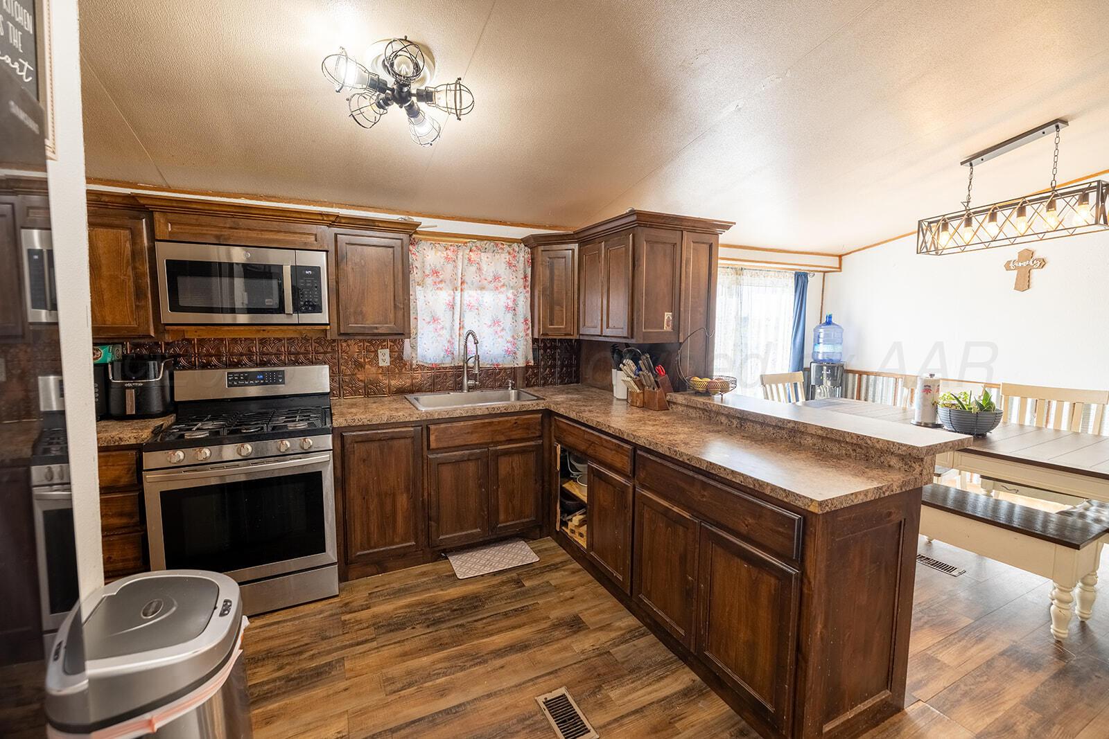 11904 Double D Road Amarillo, TX 79118 - Photo 7 of 35 AE7A8626-HDR