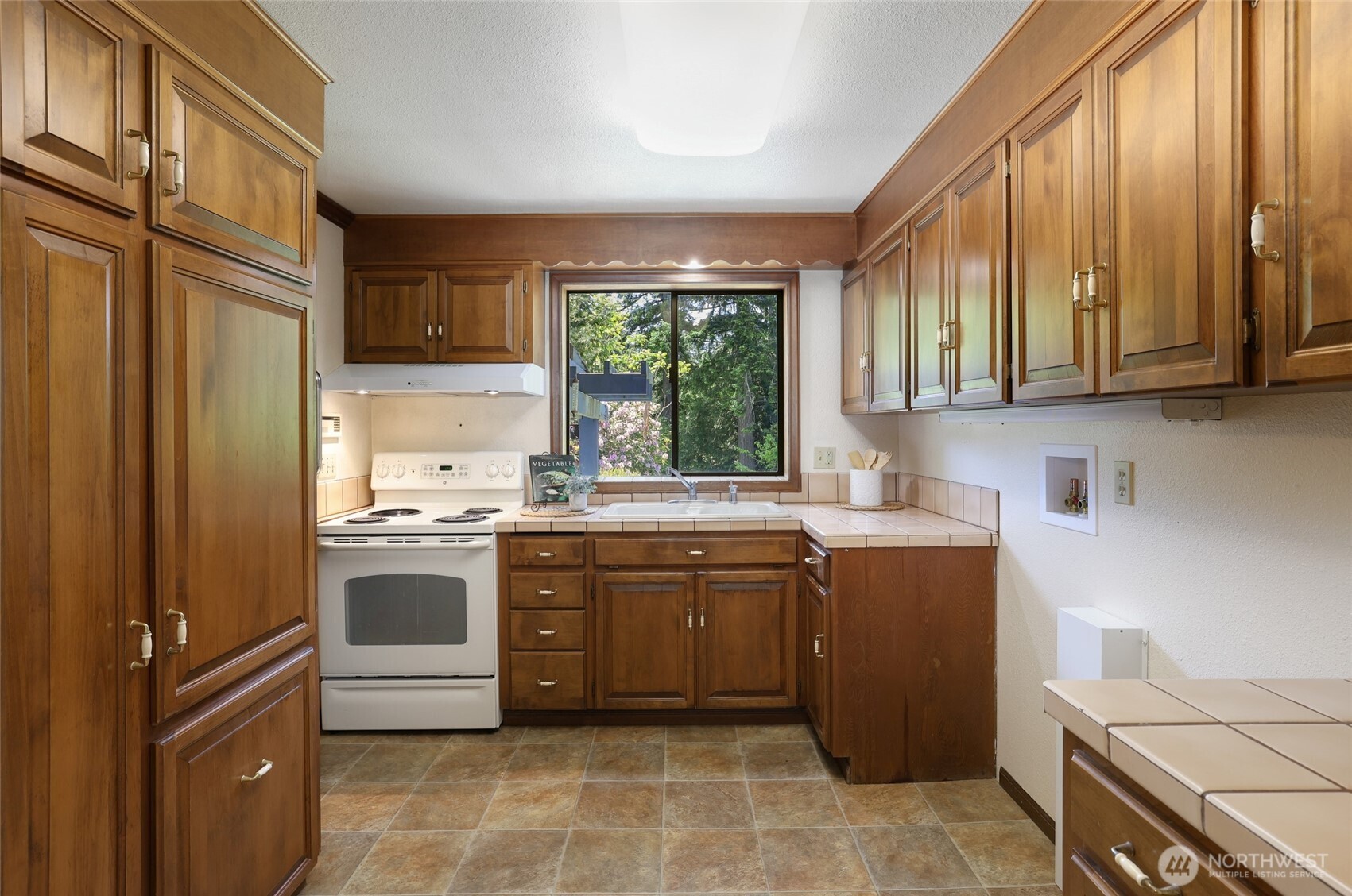 8041 Zangle Road Northeast Olympia, WA 98506 - Photo 10 of 40 Gallery Image 10