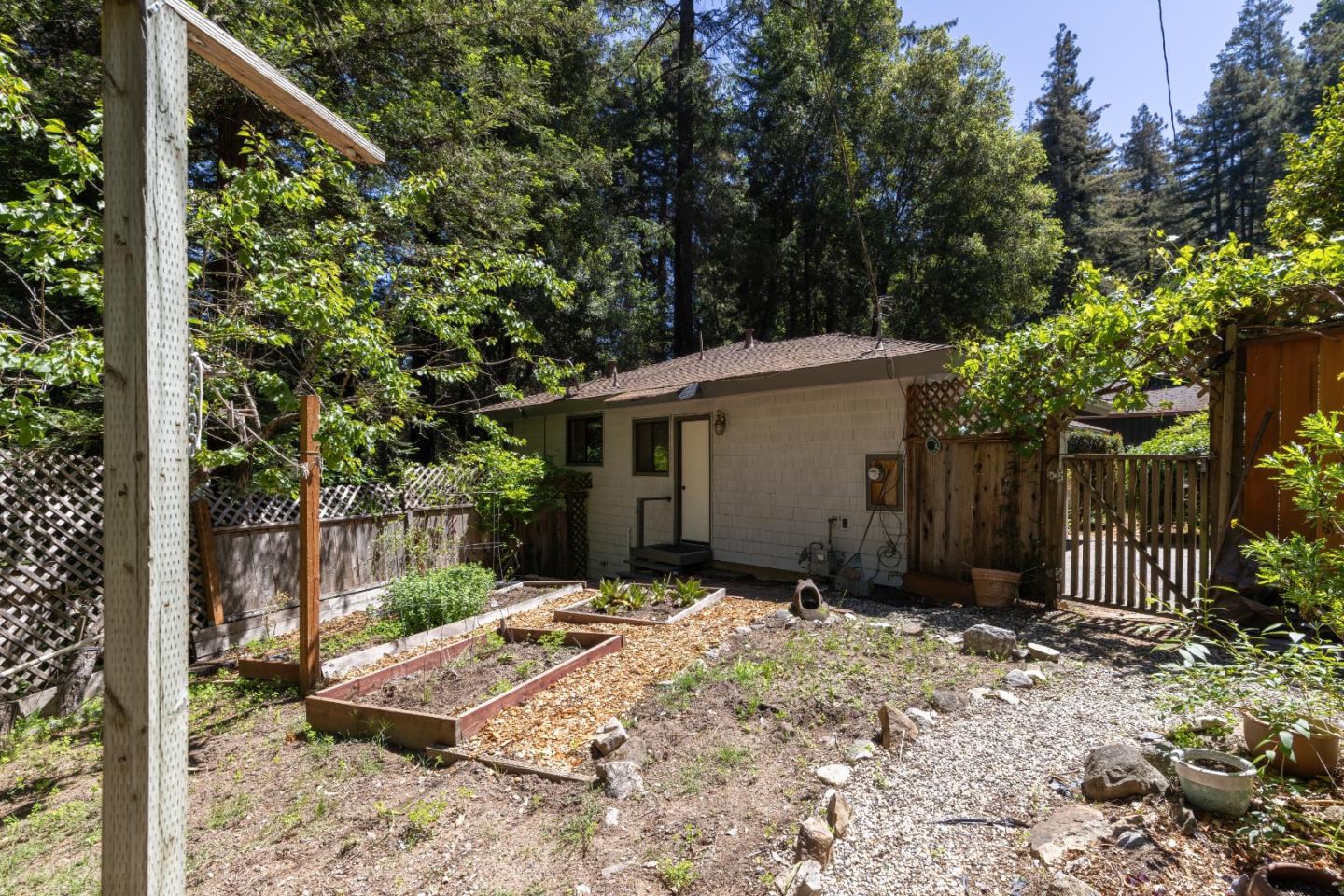 284 Gulch Road Felton, CA 95018 - Photo 11 of 32 Gallery Image 11