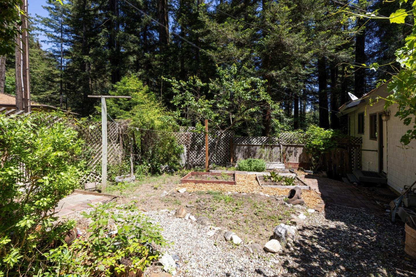 284 Gulch Road Felton, CA 95018 - Photo 13 of 32 Gallery Image 13