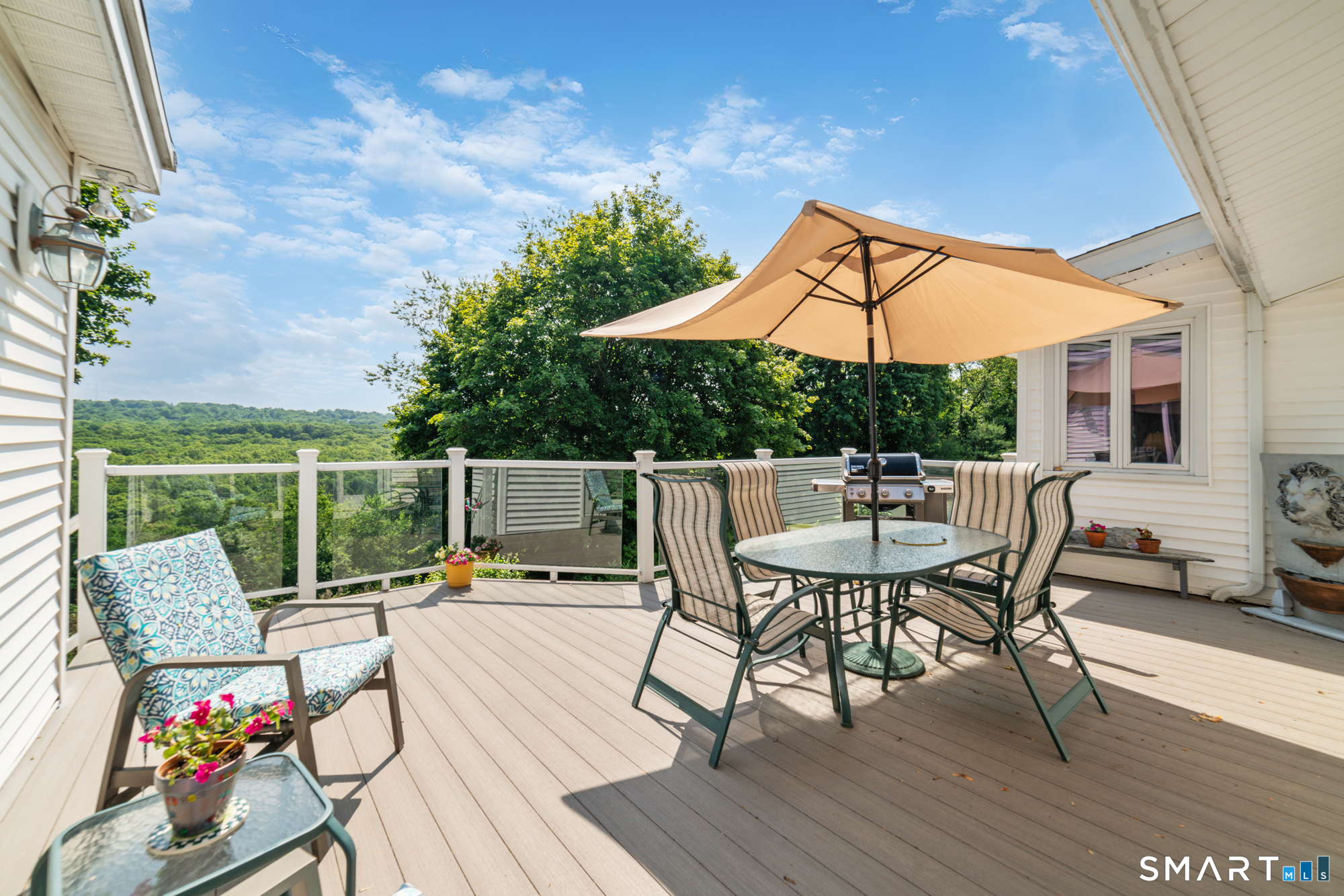72 Calhoun Avenue Trumbull, CT 06611 - Photo 6 of 39