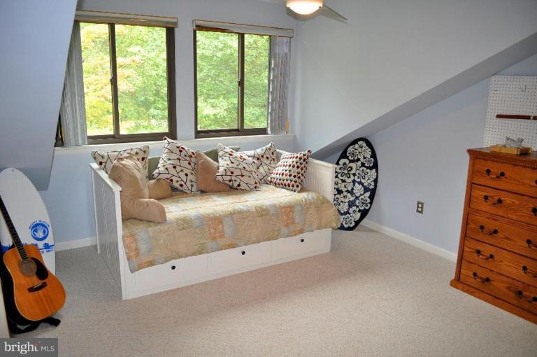 12101 Gold Ribbon Way Columbia, MD 21044 - Photo 27 of 29 Bedroom #3
