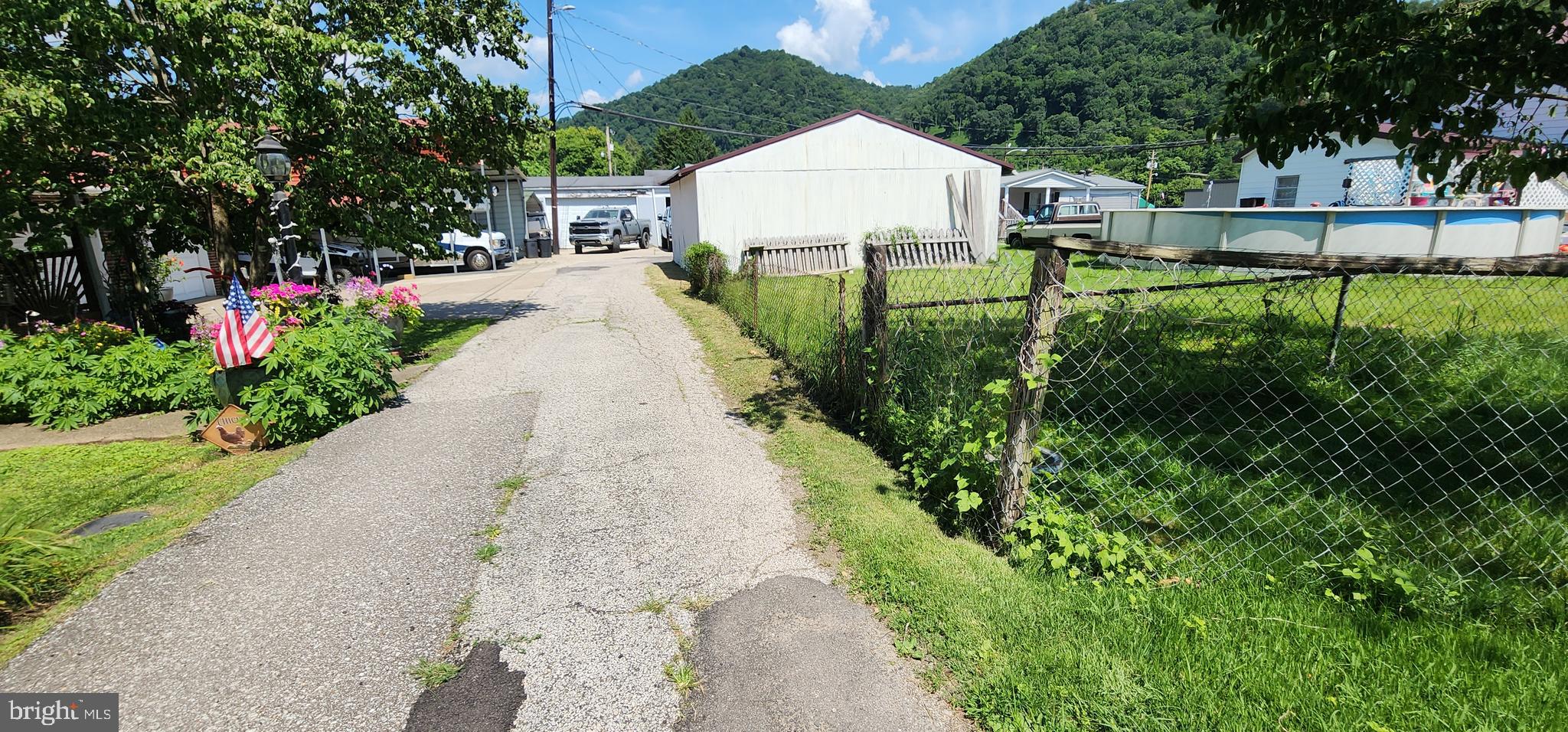 502 Alexander Street Cedar Grove, WV 25039 - Photo 13 of 63