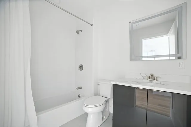 $2,900 | 38 Hichborn Street, Unit 504, Boston, MA 02135