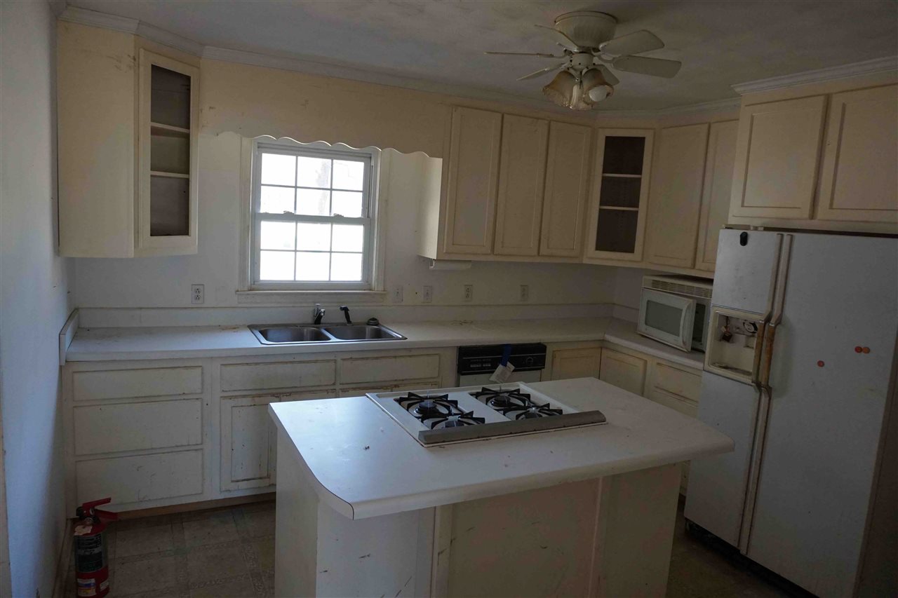 226 West Rutherford Street Landrum, SC 29356 - Photo 11 of 22
