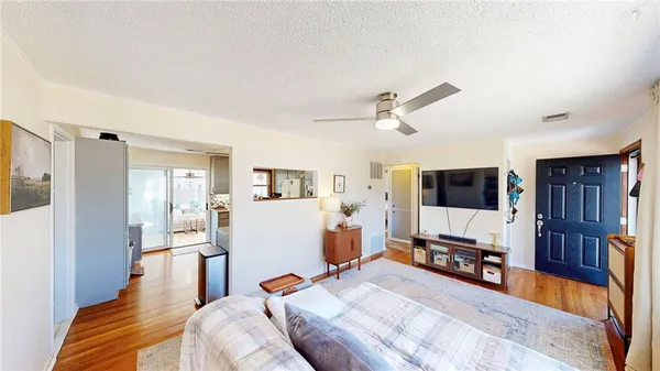 $300,000 | 7709 Robinson Street, Overland Park, KS 66204