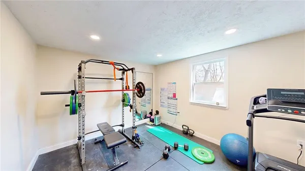 $300,000 | 7709 Robinson Street, Overland Park, KS 66204