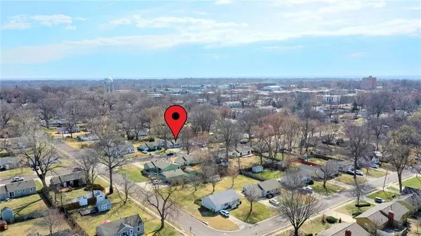 $300,000 | 7709 Robinson Street, Overland Park, KS 66204