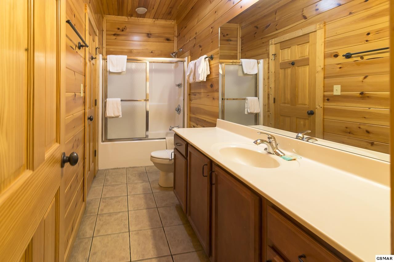 812 Resort Way, Unit ROCKYTOP Gatlinburg, TN 37738 - Photo 16 of 29 Gallery Image 16