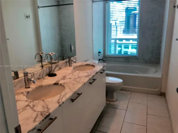 $3,350 | 951 Brickell Avenue, Unit 3900, Miami, FL 33131