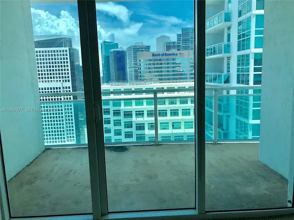$3,350 | 951 Brickell Avenue, Unit 3900, Miami, FL 33131