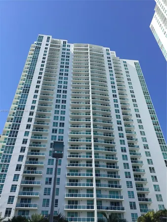 $3,350 | 951 Brickell Avenue, Unit 3900, Miami, FL 33131