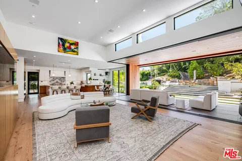 $6,495,000 | 18762 Wells Drive, Tarzana, CA 91356