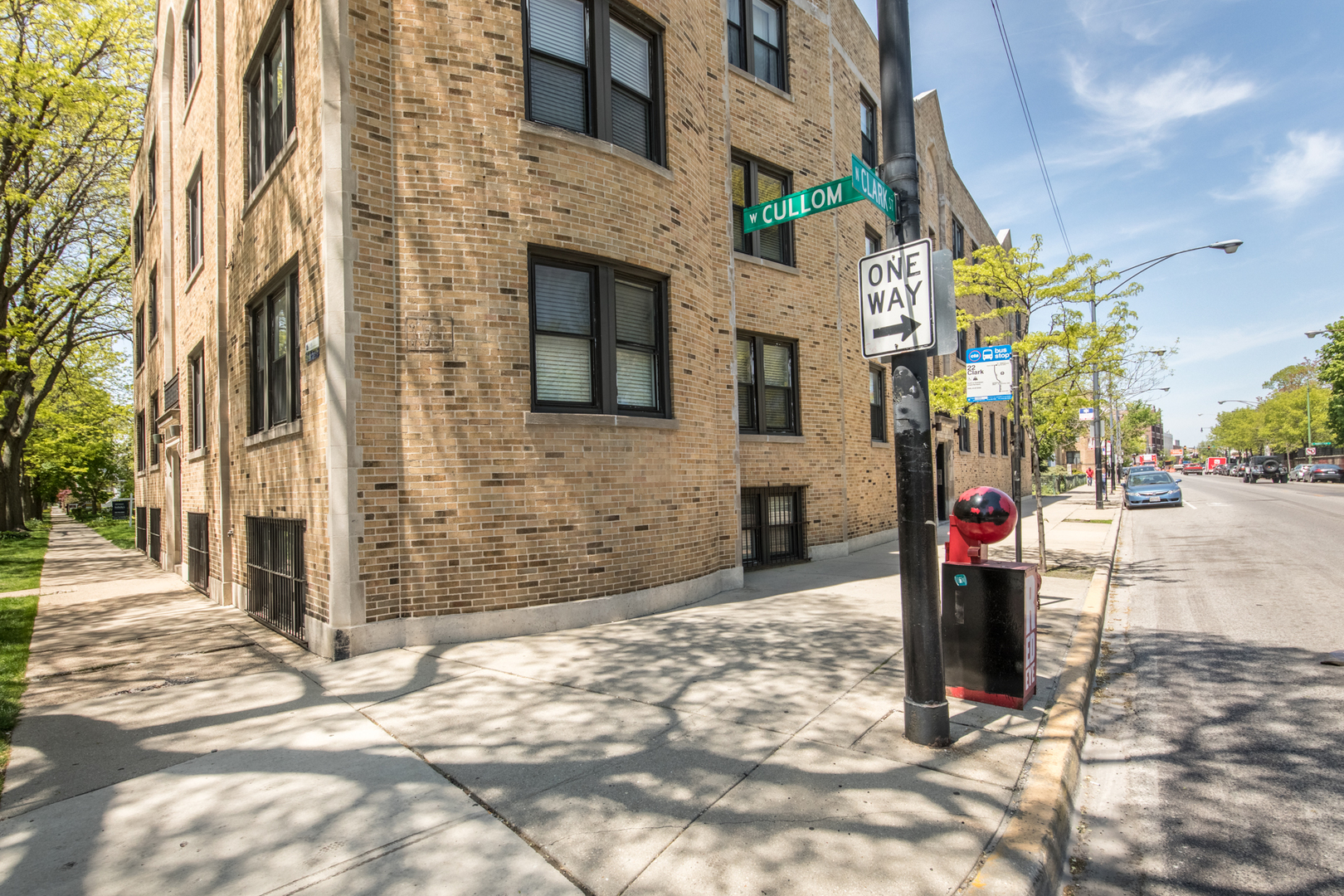 4306 North Clark Street, Unit 2 Chicago, IL 60613 - Photo 2 of 25 a view of road and entrance