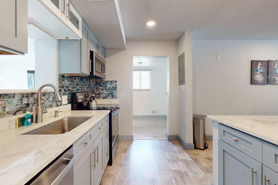 741 West 10th Street Riviera Beach, FL 33404 - Photo 10 of 30 Walkthru kitchen