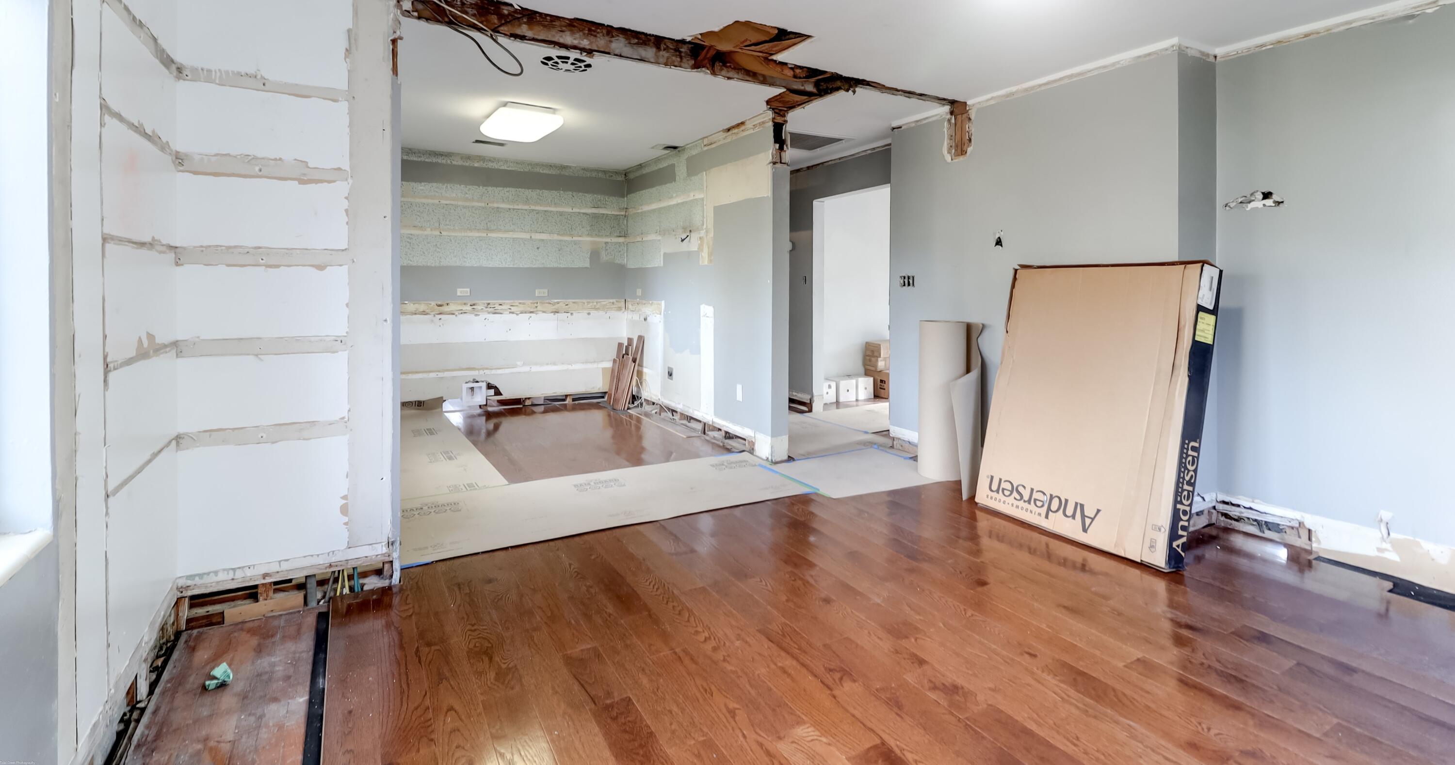 615 Parish Road Charleston, SC 29407 - Photo 7 of 15 615 Parish- dining and kitchen-2