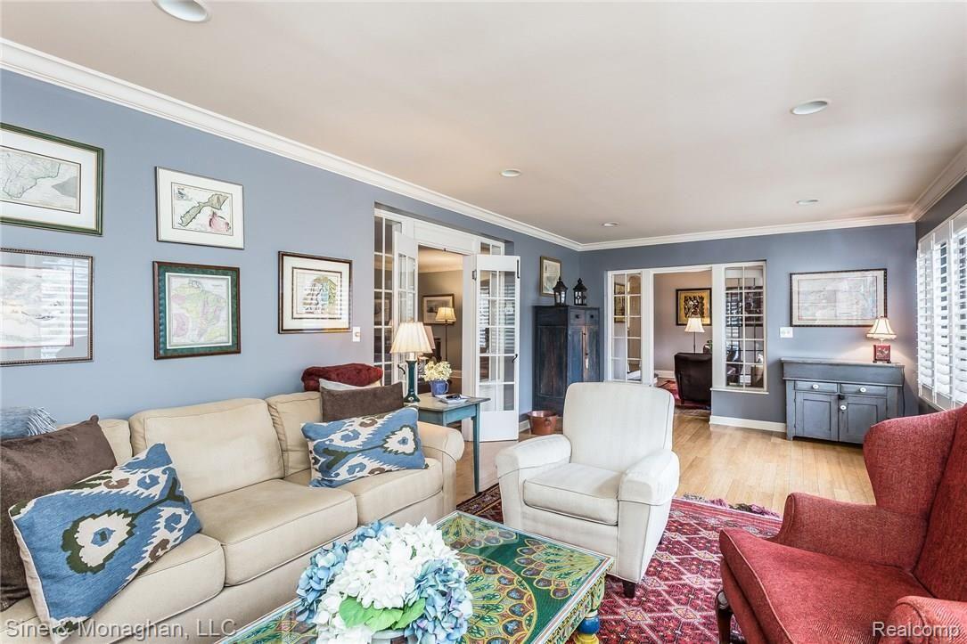 53 Cloverly Road Grosse Pointe, MI 48236 - Photo 22 of 66 027-Family_Room-3695282-medium.jpg
