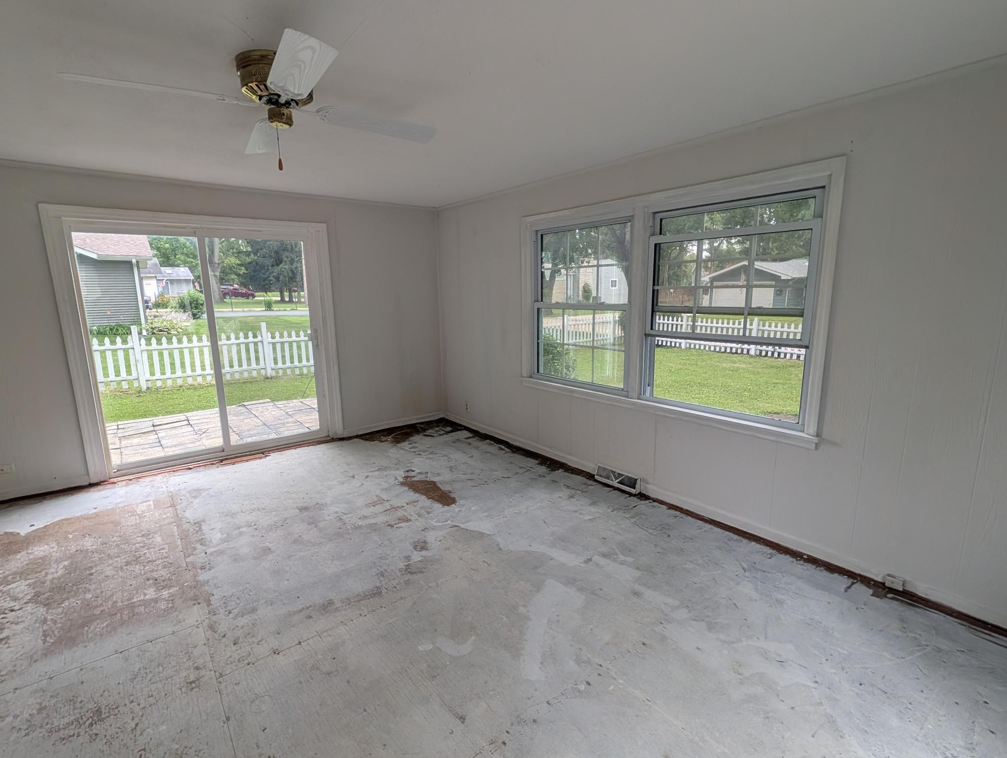 1416 Blodgett Lane Delavan, WI 53115 - Photo 6 of 16 Living Room