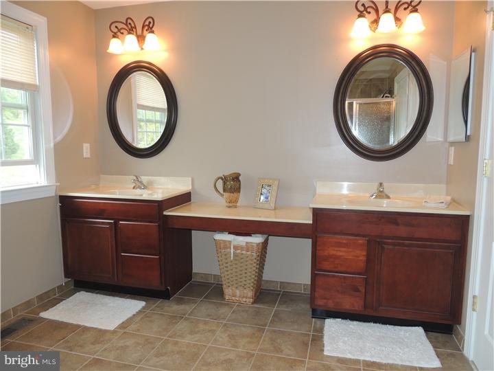 33 Meredith Road Phoenixville, PA 19460 - Photo 14 of 25 Master Bathroom