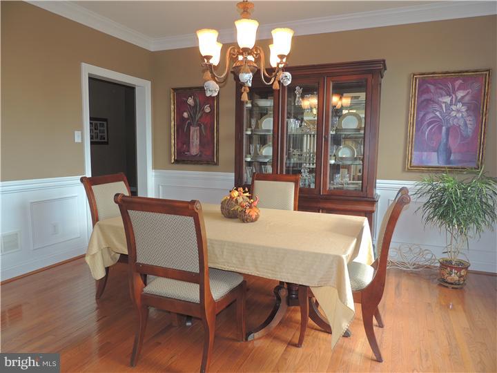 33 Meredith Road Phoenixville, PA 19460 - Photo 4 of 25 Dining Room