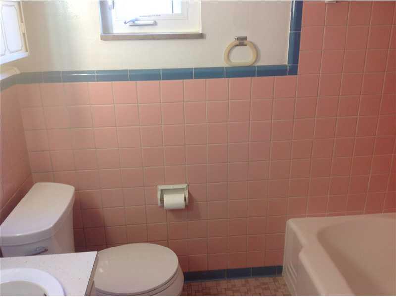 6512 Verona Road Penn Hills, PA 15147 - Photo 15 of 25 Full Bath.