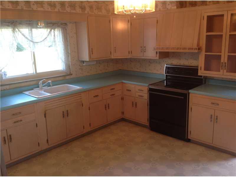 6512 Verona Road Penn Hills, PA 15147 - Photo 7 of 25 Kitchen.