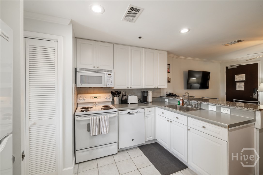 250 West Broad Street, Unit 708 Athens, GA 30601 - Photo 7 of 30