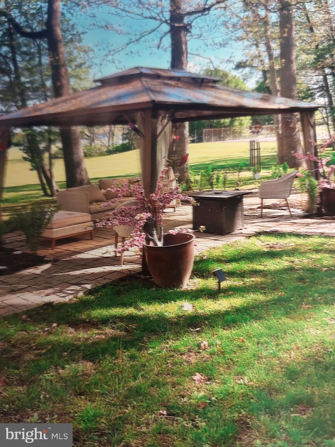 3725 Oakland Road Bethlehem, PA 18020 - Photo 38 of 52 a view of a backyard with sitting area