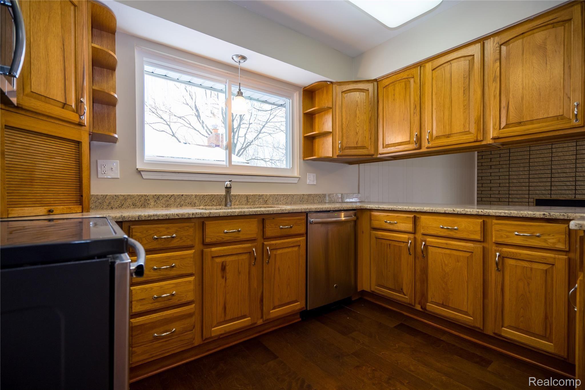 42278 Hanford Road Canton, MI 48187 - Photo 20 of 79 DSC09719.jpg