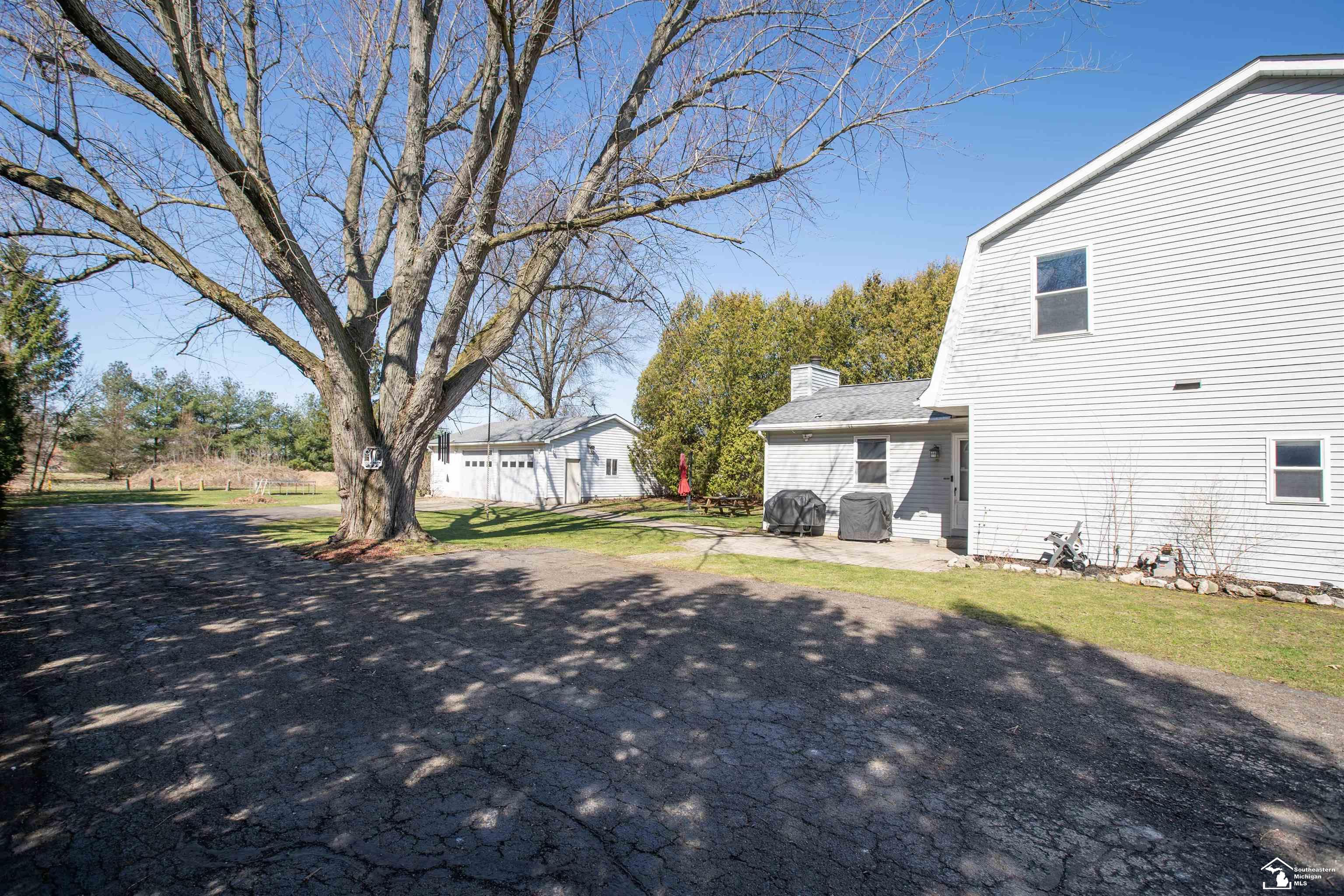 11585 Grafton Road Carleton, MI 48117 - Photo 56 of 79