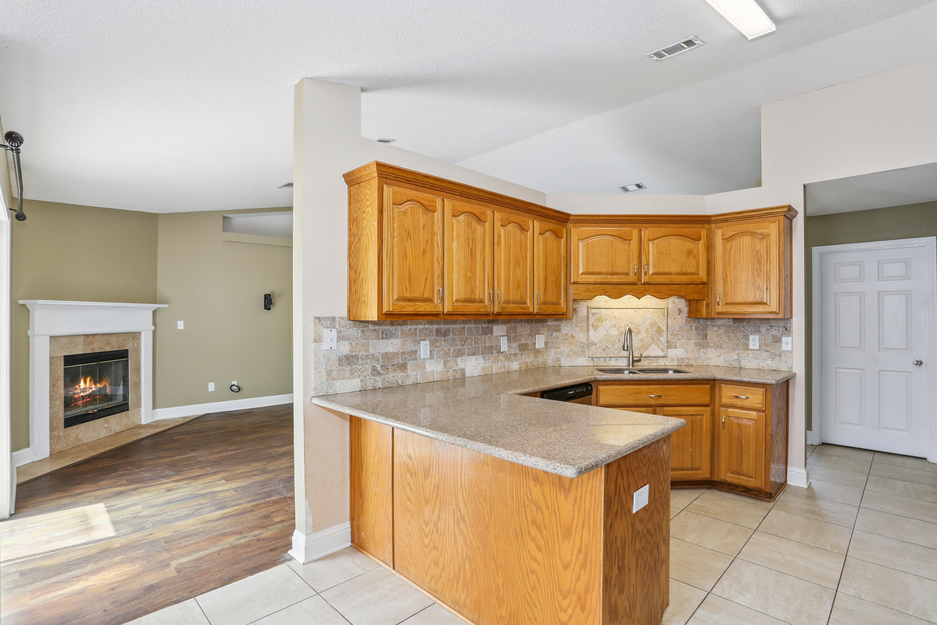 5833 Pebble Ridge Drive Milton, FL 32583 - Photo 9 of 28