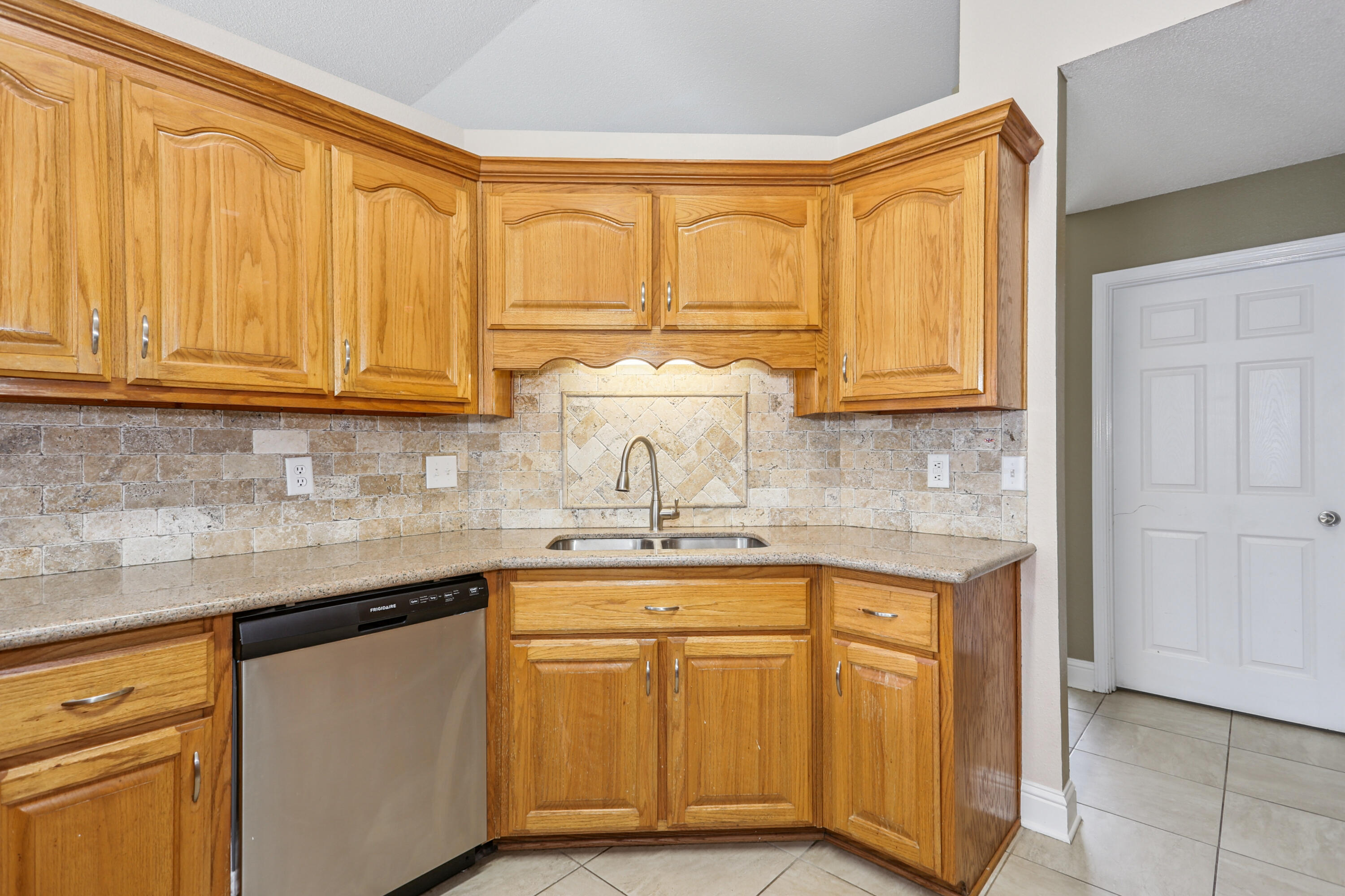 5833 Pebble Ridge Drive Milton, FL 32583 - Photo 10 of 28