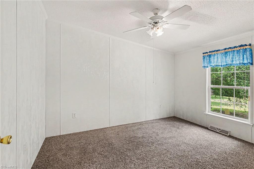 1252 Wagon Wheel Road Reidsville, NC 27320 - Photo 13 of 20 3rd bedroom
